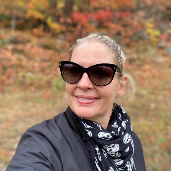 Meet your Posher, Valerie - Picture 1 of 1